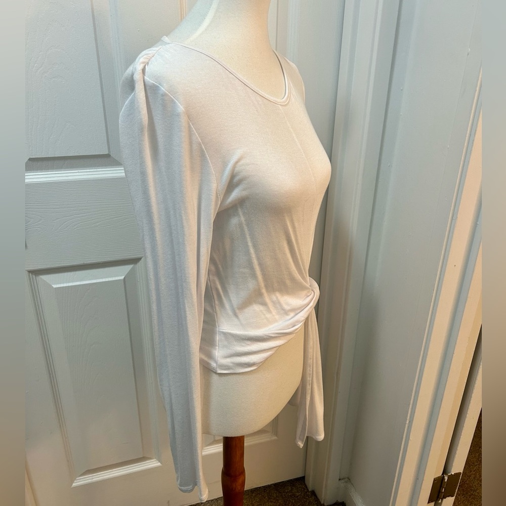 KNOTTED TOP - Picture 2 of 4